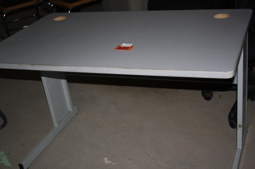 Metal desk 48" wide x 30" deep x 29" high