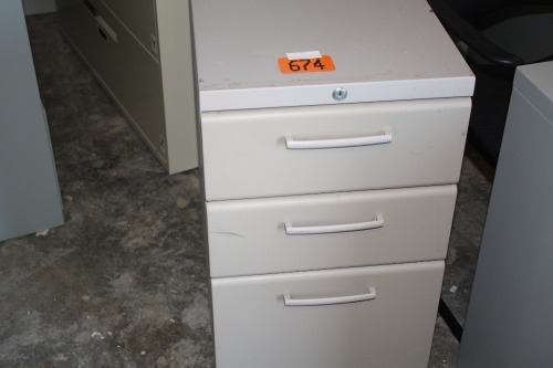 3 drawer pedastle file cabinet 15" wide x 22" deep x 27 ' high