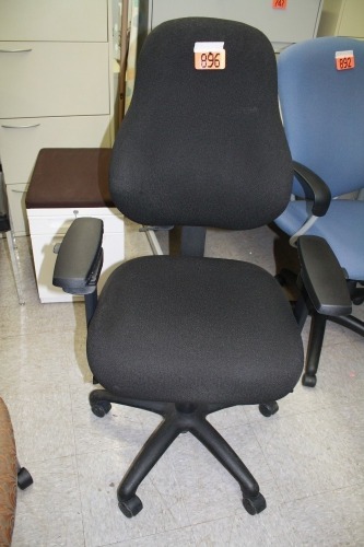 Adjustable Computer chair (black) (slight damage to arm rest)