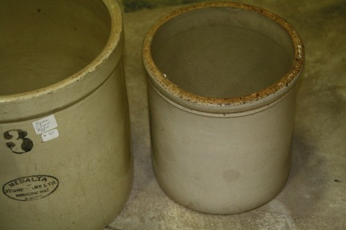 medalta 3 gal. Crock & unmarked 1 gal. Crock
