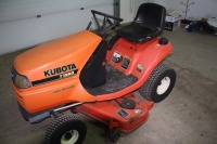 Kubota T1560 Lawn tractor w/ 44" deck