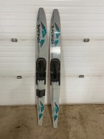 Water skis