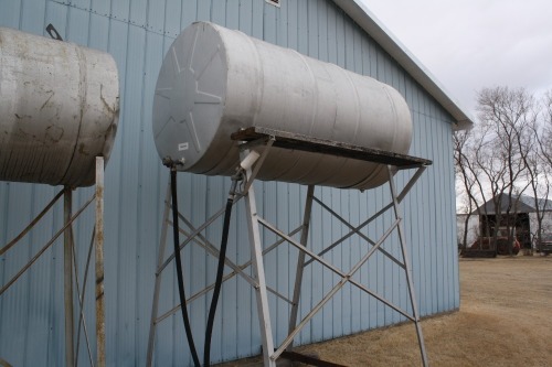 500 gal. Diesel fuel tank w/ stand