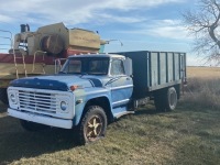 FORD 600 GRAIN TRUCK