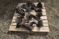 PALLET OF NEW SHOVELS & SPIKES (KNOCK ON & BOLT ON) & 1 CULTIVATOR SHANK