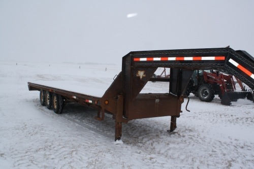 2007 PJ Triaxle gooseneck flat deck