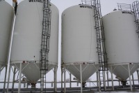 T3 - 1620 Weststeel fertilizer bin