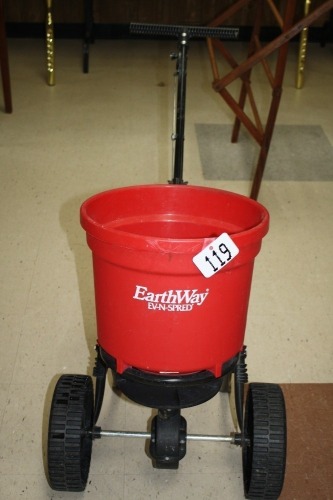 T119-Earthway Fertilizer spreader