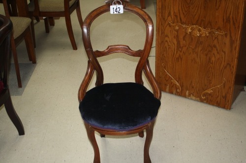 T142-ornate chair