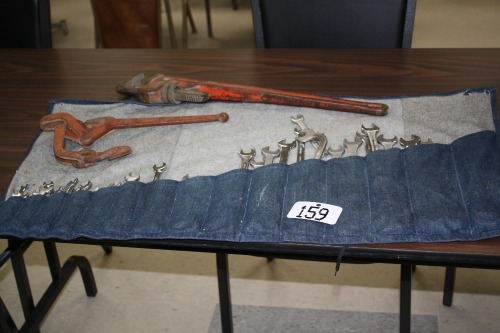 T159-misc wrenches, 24" pipe wrench, load binder