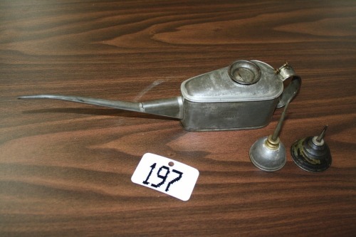 T197-3 oil cans