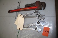 2 - 8" & 2 - 10" CRESCENTS & 18" PIPE WRENCH