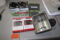 HALOGEN 12 X 300 WATT ROUGH SERVICE & 2 X 100 WATT SPOTLIGHT BULBS