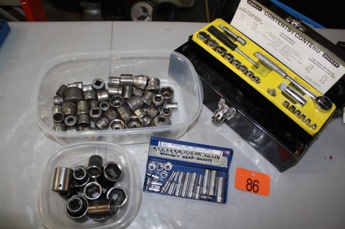 ASSORTED 1/4" & 1/2" DRIVE METRIC & SAE SOCKETS, 3/8" DRIVE RATCHET