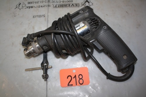 BLACK & DECKER 3/8" DRIVE DRILL
