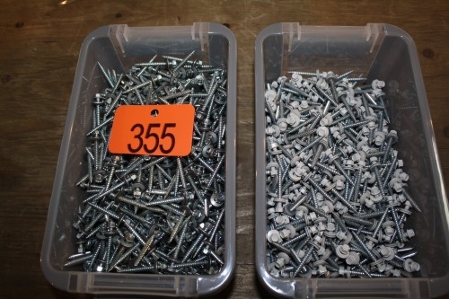 ASSORTMENT OF TIN ROOFING SCREWS 1 3/4"