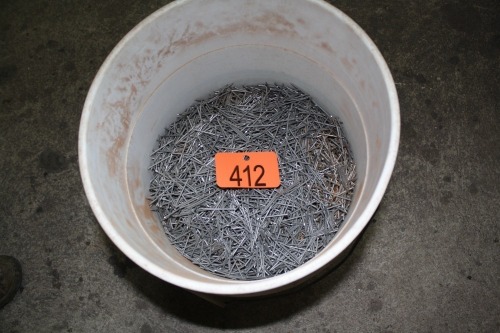 1 1/4" FINISHING NAILS - 1/2 PAIL