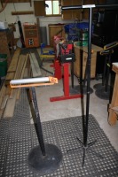 1 ADJUSTABLE ROLLER, 1 STAND