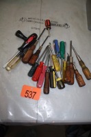 ASSORTMENT OF SCREWDRIVERS