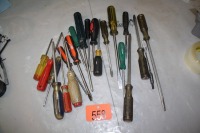 ASSORTMENT OF DRILL BITS & SCREWDRIVER ENDS