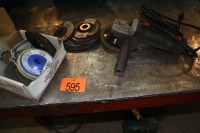 4 1/2" ANGLE GRINDER W/ ASSORTED GRINDING & CUTTING DISKS