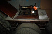 SINGER SEWING MACHINE