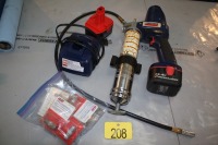 LINCOLN ELECTRIC GREASE GUN W/ 2 BATTERIES & CHARGER
