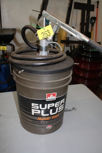 SUPER PLUS SAE 50 - 20 LITRE PAIL (1/3 FULL) W/ DISPENSER