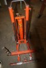 HYDRAULIC FLOOR JACK - 2