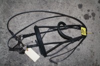 FULL SIZE ENGLISH BRIDLE W/ SMOOTH REINS, SNAFFLE BIT W/ CURB CHAIN